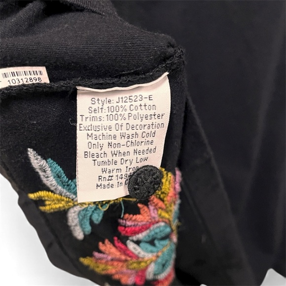 Johnny Was Julie Raw Seam Henley Top Black Floral Embroidered Small - Picture 11 of 11